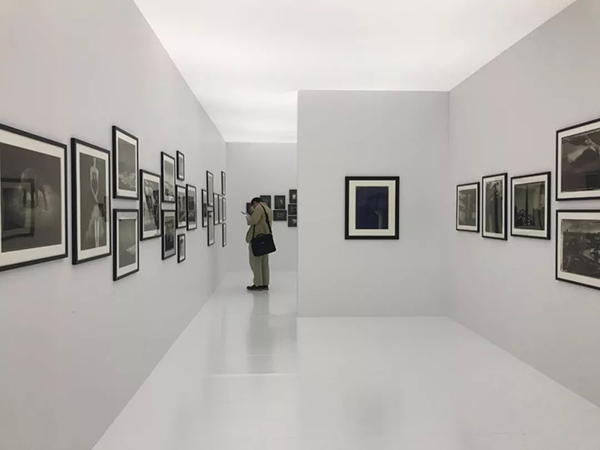 銀座的藝術(shù)畫(huà)廊上演的這些會(huì)展活動(dòng)真的極具特色 - 第6張 - 會(huì)展活動(dòng)策劃CCASY.COM 銀座的藝術(shù)畫(huà)廊上演的這些會(huì)展活動(dòng)真的極具特色 - 第6張