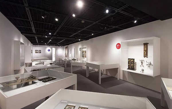 銀座的藝術(shù)畫(huà)廊上演的這些會(huì)展活動(dòng)真的極具特色 - 第28張 - 會(huì)展活動(dòng)策劃CCASY.COM 銀座的藝術(shù)畫(huà)廊上演的這些會(huì)展活動(dòng)真的極具特色 - 第28張