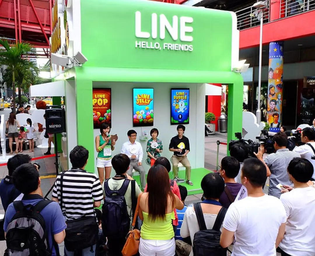 通訊軟件LINE這波圣誕營(yíng)銷活動(dòng)策劃創(chuàng)下了驚人的下載量 - 第20張 - 會(huì)展活動(dòng)策劃CCASY.COM 通訊軟件LINE這波圣誕營(yíng)銷活動(dòng)策劃創(chuàng)下了驚人的下載量 - 第20張