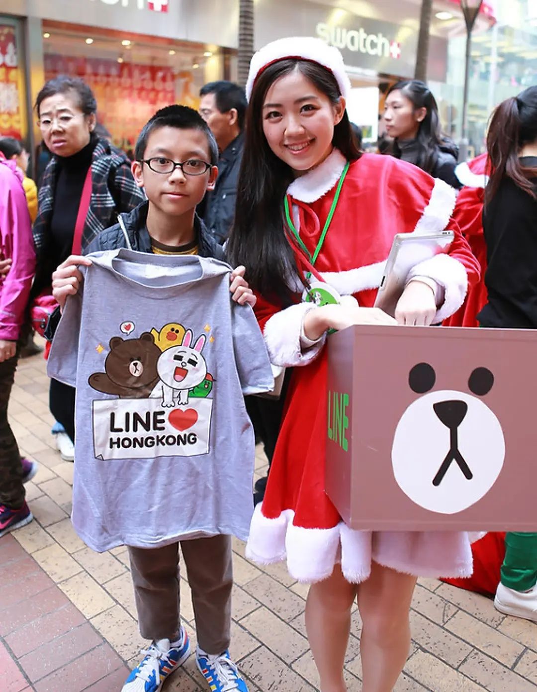 通訊軟件LINE這波圣誕營(yíng)銷活動(dòng)策劃創(chuàng)下了驚人的下載量 - 第9張 - 會(huì)展活動(dòng)策劃CCASY.COM 通訊軟件LINE這波圣誕營(yíng)銷活動(dòng)策劃創(chuàng)下了驚人的下載量 - 第9張
